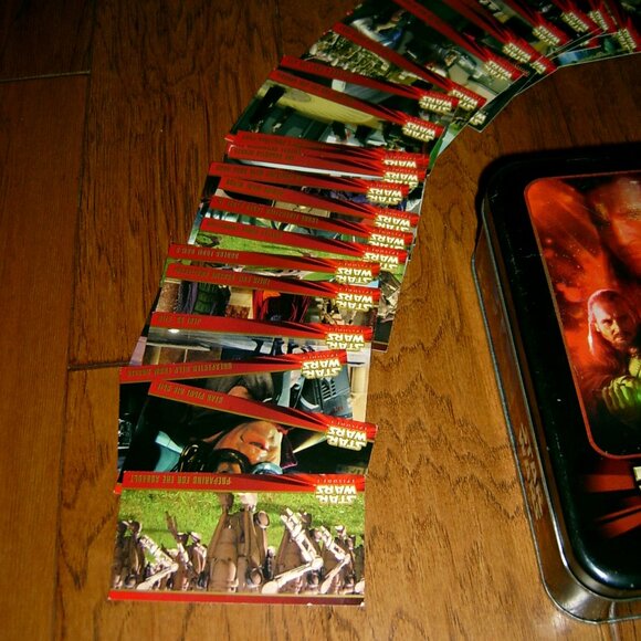 STAR WARS 1999 Tin Box, Trading Cards & Assorted Figures - Picture 3 of 5